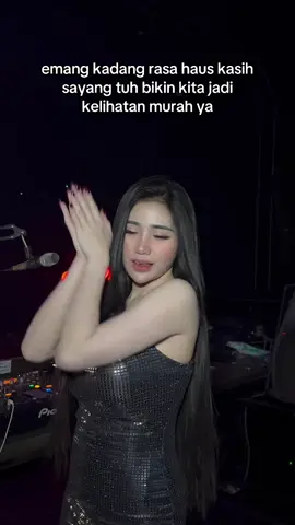 #djdewionthemix #thequeenoffunkotambyar #ibizasurabaya #djsurabaya 