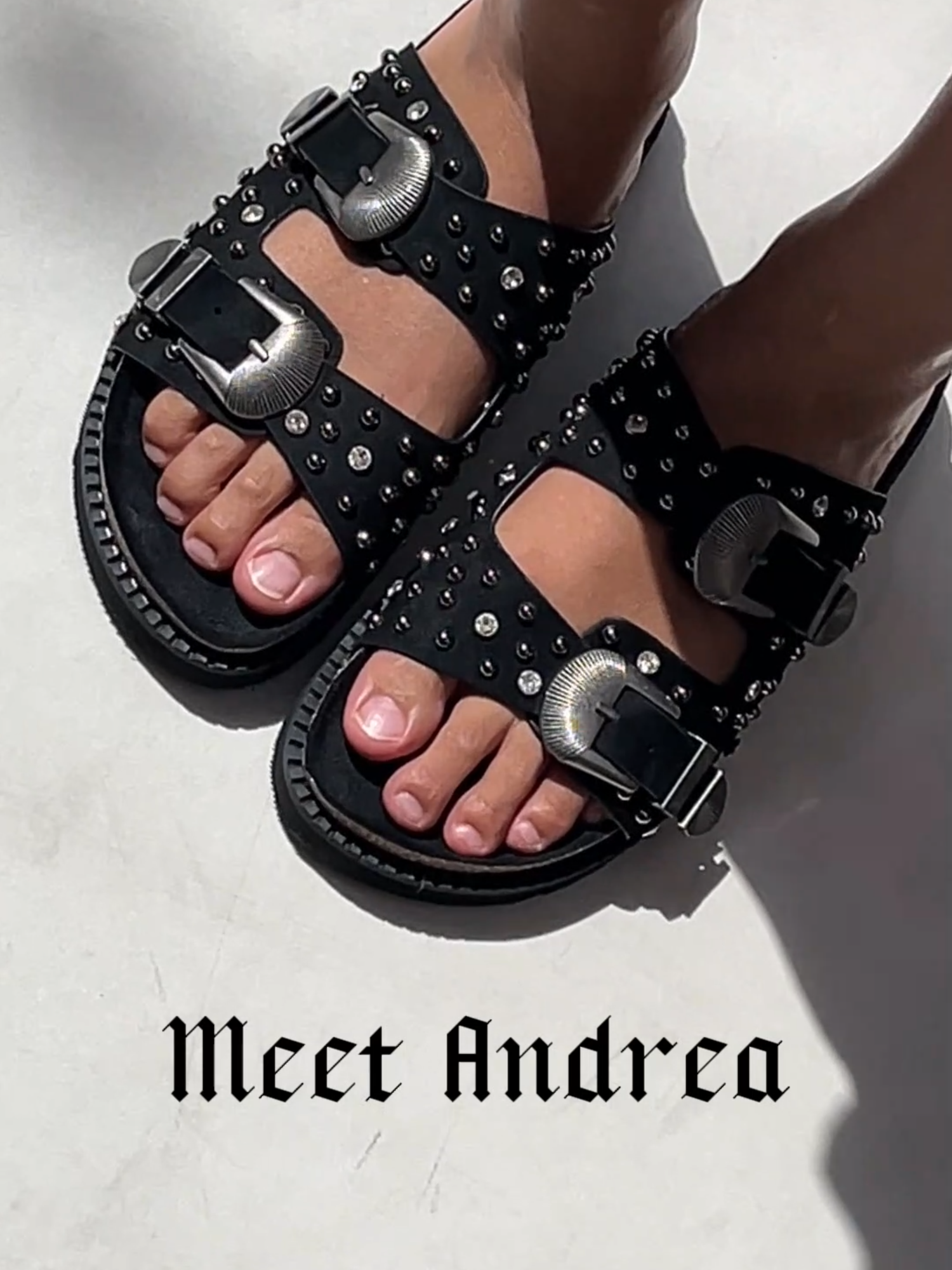 Meet Andrea รองเท้าแตะ Unisex ที่ไม่ธรรมดา ใครหาแตะใส่ยาก รุ่นนี้แนะนำเลย สายปรับได้หมด #ของดีบอกต่อ #VillainsSF #วิลเลนส์เอสเอฟ