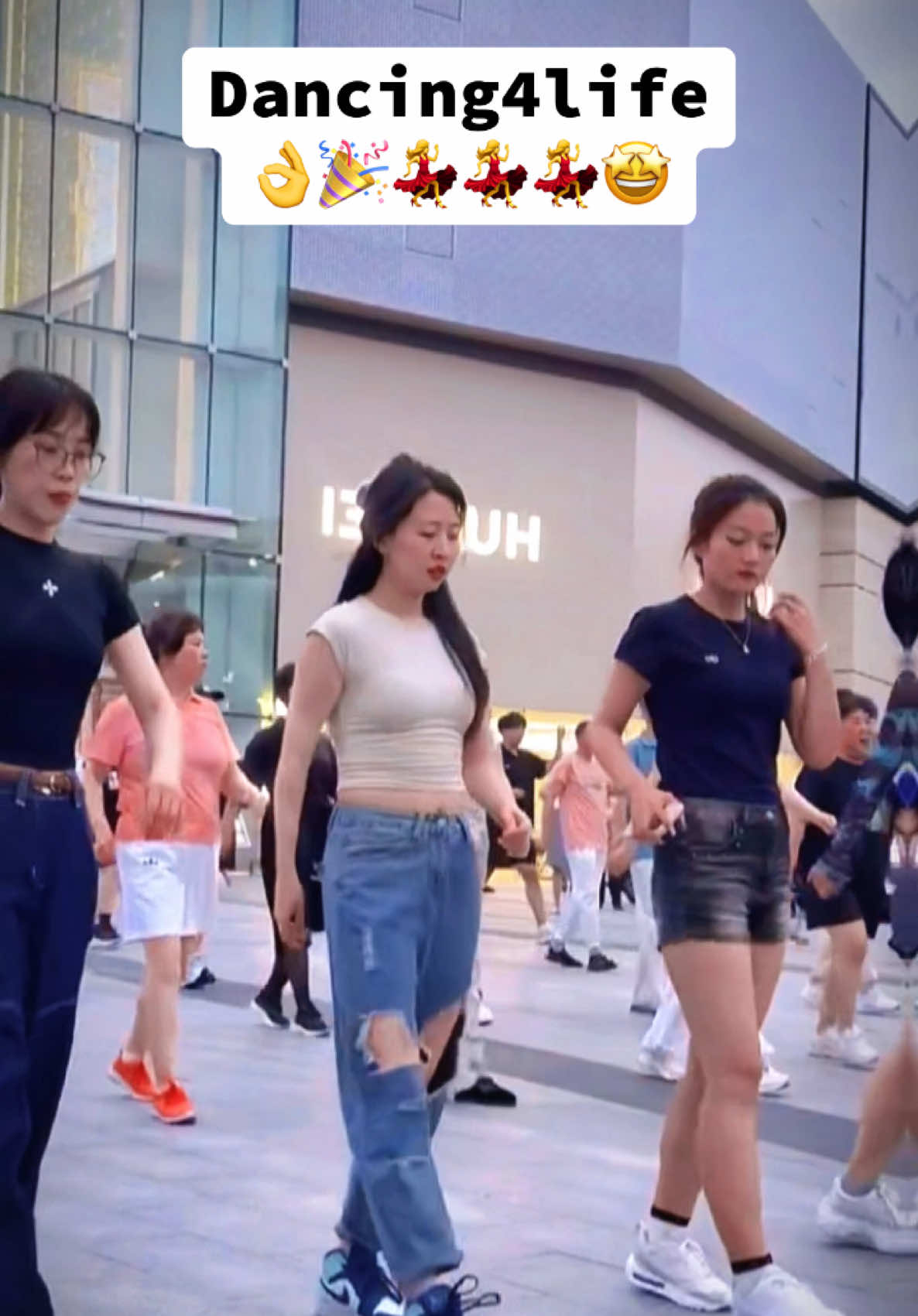 Happy dance #dance #happydance #girl #danceforlife #viralvideo #beautiful #trending #dancerlife 