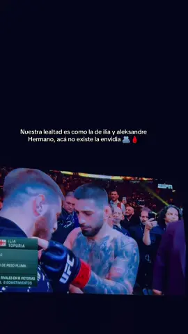 Es increíble como le entrega la cadena al hermano, lealtad y familia🫂🩸 #UFC #ufc317 #hermanos #aura #lealtad #viral #iliatopuria #aleksandretopuria 