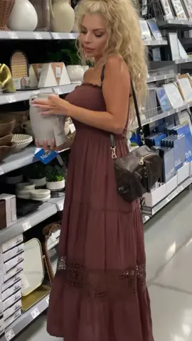 Effortless Summer Chic Dress Style #summerchic, #fashiontutorials, #OOTD, #styleinspo, #chicoutfits #summerdress #casualdress #maxidress 