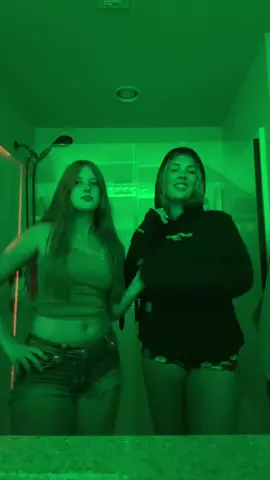 @samanthaschu8#badestbestfriend#🐢🏎️#iaintgotnopantieson