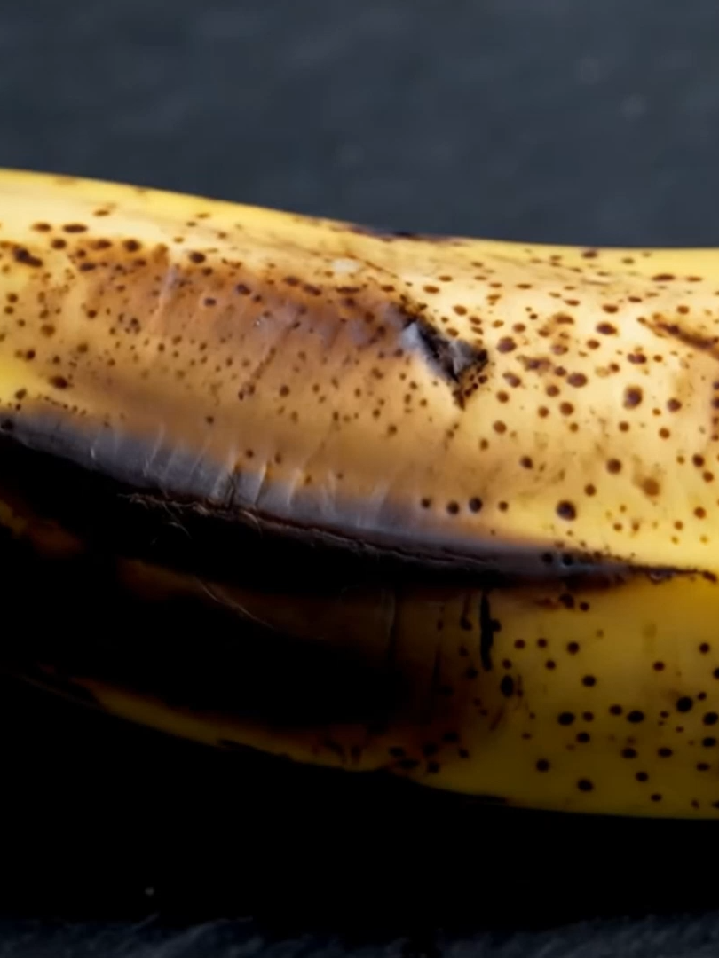 Banana Asm #veo3 #fyppppppppppppppppppppppp #insideafruit #asmrsounds #asmrvideo #asmrfood #surre