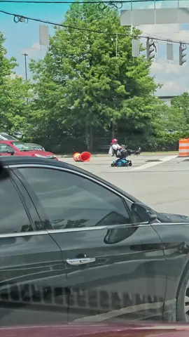 I swear the shit you see these days.  #Mishawaka #mishahonkythings #Midwest #wilden 