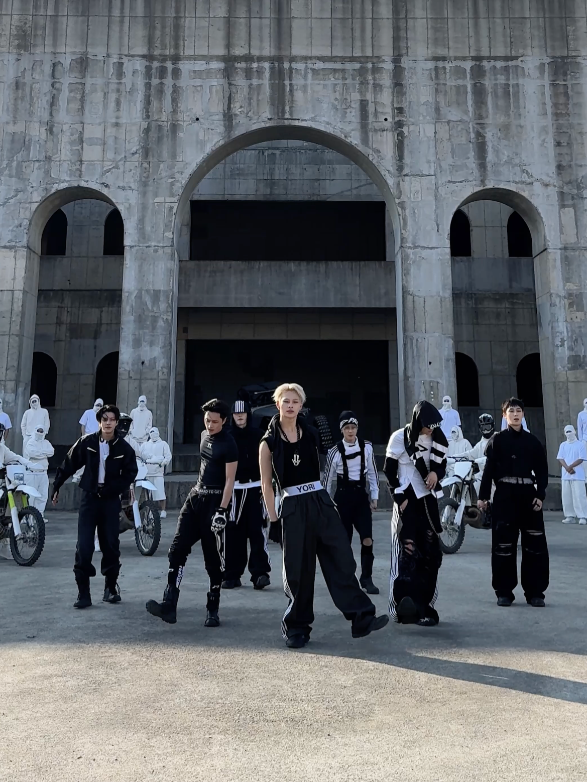 선을 넘어 ride #Outside💫 #DESIRE_UNLEASH #ENHYPEN