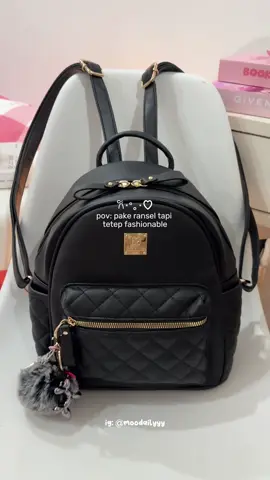 kalo gini kan tetep fashionable🖤 #ransel #backpack #tas #tasgendong #ranselmini #minibackpack #tassekolah #ranselsekolah #ranselkerja #whatsinmybag #fypシ゚viral #fyp 