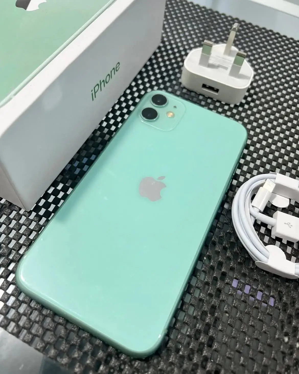 #Repost  • • • • • iPhone 11 128GB Ex iBox Garansi resmi iBox ON 19/02/2026 Harga: 800.000 Warna : Tosca BH : 100% Kondisi : Second, Fullset, 99% Fine condition. Truetone : ON✅ Face ID : ON✅ Baterai : Li-Ion 3110 mAh Chipset : A13 Bionic Software update : sudah ios 18✅ dan bebas reset iCloud. Normal no kendala. IMEI : Resmi Indonesia #hp #secondbranded #hpmurah #batam #tanjungpinang #kepri #kepriberteman #tanjungpinanghits #hpsecond iphonemurah