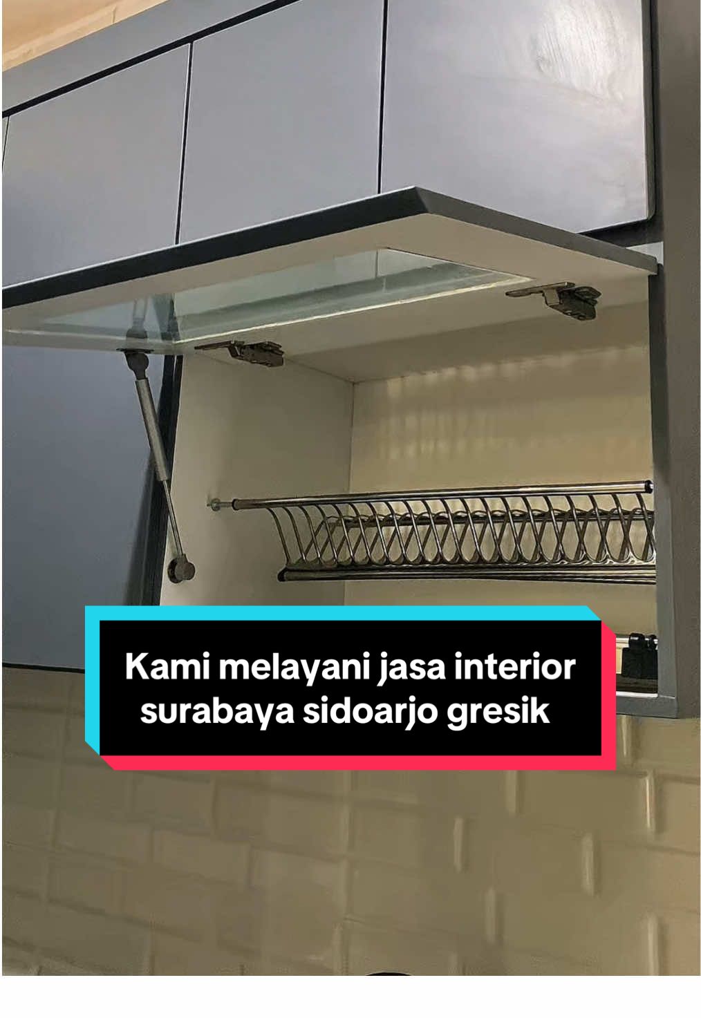 Kami menyediakan jasa interior untuk area surabay Sidoarjo dan gresik, hubungi kami sekarang  #interior #interiorsurabaya #kitchenset #interiordecor #desaininterior 