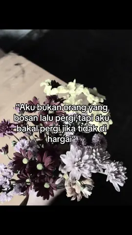 Cinta akan setara jika ke duanya saling mengerti dan memperbaiki, Tapi klo kita sudah tidak di butuhkan lagi maka pergilah memaksakan seseorang untuk memahami kita sama dengan membunuh perasaan mu sendiri!!😌 #katakatamotivasi #lewatberanda #fypage #foryourpage #4u #💔🥀 #sadvibes #sadardiri #viraltiktok 