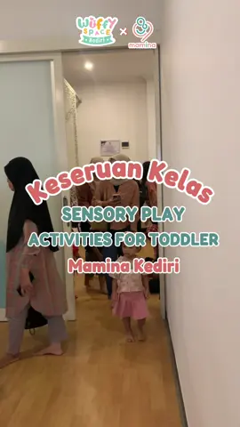 Rame, seru, dan penuh warna🎨 Kelas sensory toddler di Mamina Kediri bikin si kecil semangat untuk eksplorasi☺️ Setiap gerakannya ternyata melatih motorik dan sensorynya loh bun😍 Yuk kasih pengalaman yang bukan cuman seru, tapi juga bermanfaat🤩 Ikuti Toddler Class Mamina Kediri selanjutnya...  📝Booking slot mulai sekarang yuk 📲 0821 3109 0283 #parentingkediri #SensoryClassMamina #MainbarengMamina #maminakediri #babyspakediri #wuffyspacekediri 