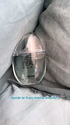 L’odeur de la limonade au citron en une bouteille 🍋🧊 *Partenariat avec @kenzoparfums  #leaupure #kenzoparfums #collaborationcommerciale #parfum #Summer 