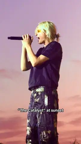 One of my fav Linkin Park song, didn’t expect such an emotional impact from Emily ~ #linkinpark #idays #milan #linkinparkmilan #emily #emilyarmstrong #thecatalyst @Linkin Park 