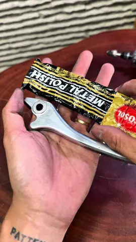 Thêm ít tư liệu về tuýp bánh bóng kim loại Autosol #d12workshop #honda #hondacivic #autosol #autosolmetalpolish 