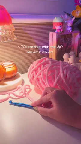 In a hunt for chunky yarn? I gotchu. Gonna give this to my bf’s daughter (dog) as her coquette baby bag bc she deserves all the pretty things 🎀 #crochet #crochetwithme #chunkyyarn #chunkybag #yarn #crochetbag #minibag #handmade #crafttok #hobbyideas #pinkbag #cozy #arttok #crochetideas 