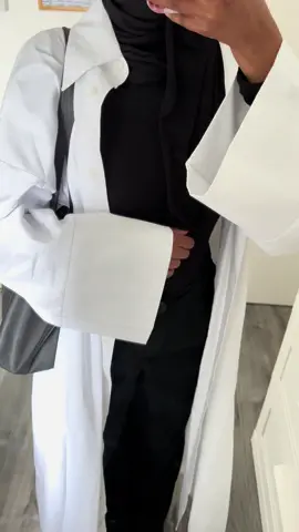 OOTD for work Shirt @LINAZIĀDA  Trousers @BERSHKA on @asos  Top is @nakdfashion  Bag @Amazon Fashion  #ootdhijabstyle #workoutfit #officeootd #modestfashion 