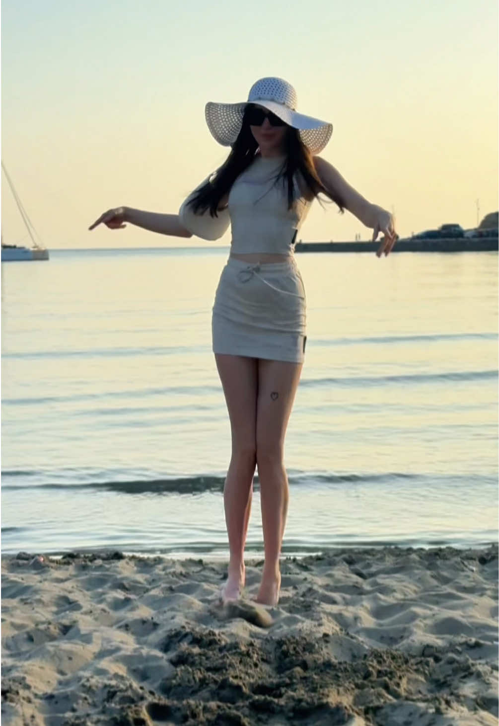 They thought it was just a vacation… But it was a reset. 🌊👒✨ #achruli #beachmood #summervibes #tiktokgermany #foryou #montenegro