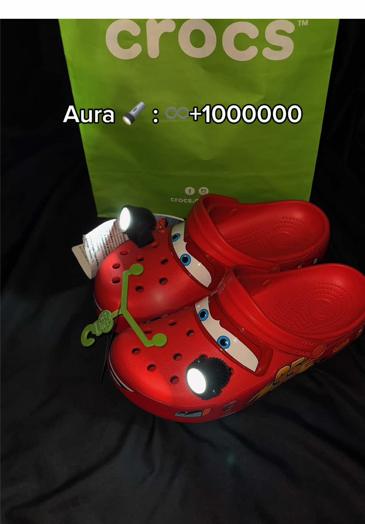 Nó ngầu thì thôii luôn 🥵🔥#crocs #crocs4life #trending #giay2handbinhduong #xuhuong #fyp #crocsmcqueen #mcqueen #