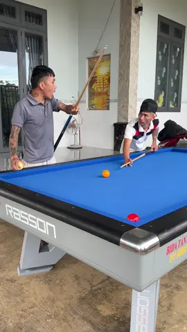 Đừng ai nói tí đục lỗ khẩu trang nhé 😂