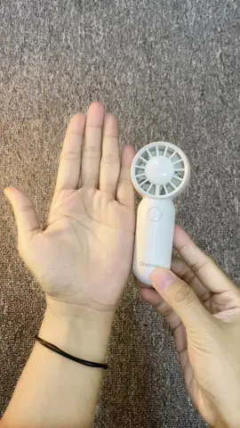 Kipas mini tercomel 👌🫶😍 bisa dikantongin ✅ #kipas #kipasangin #kipasmini #kipasanginmini #kipasminiportable #kipasportable #kipasmurah #kipasviral #fyp #fypシ #fyppppppppppppppppppppppp 