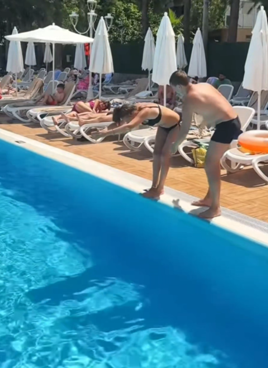 #teaching #diving #swimming #lesson #girlfriend 