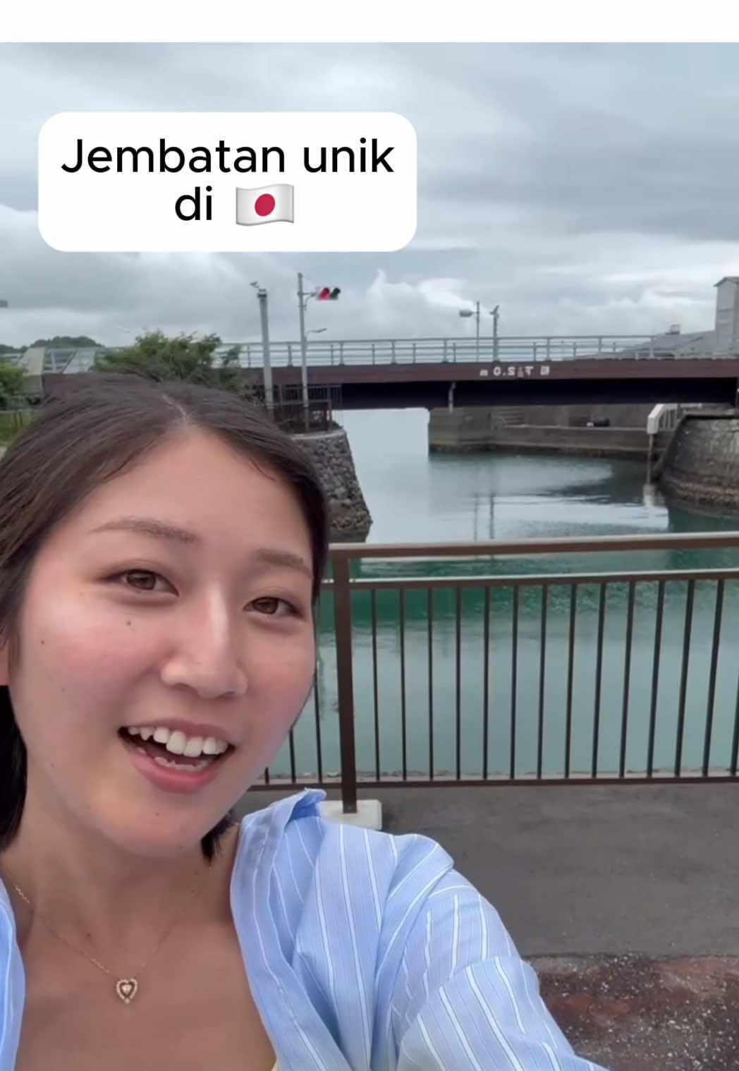 Jembatannya gerak…  Hatiku juga deg-degan karena 10k followers🥹 makasih yaa semuanya❤️ #jembatan #jalanjalan #libur #liburan #jepang #jepang🇯🇵 #jepangindonesia #jepangindonesia🇯🇵🇲🇨 #jepangtiktok 