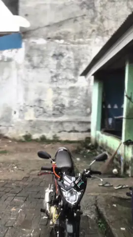 Mandi 🥶#fypシ#satriaf150indonesiastyle#masukberandafypシ 