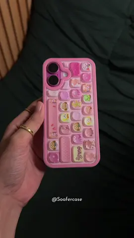 ONG! This cute keyboard case. #iphonecase #caseforiphone #phonecase #casephone #caseiphone #iphonecasescollection #phoneaccessories 