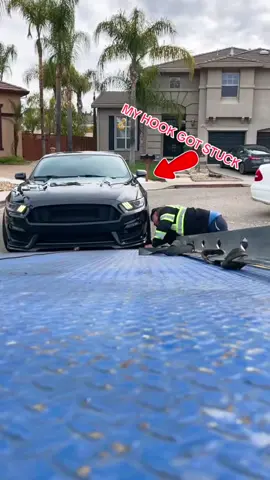 Always be aware of your surroundings 💯 #towtruck #towlife #towingtiktok #towing #viralvideo #automobile 