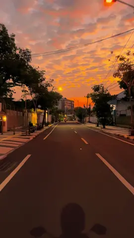 Senja hari ini   #senjavibes #sadsonglover #senja_story #sunsetlover #langitaesthetic #CapCut#bojonegoro 