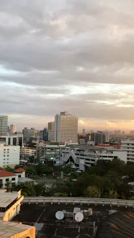 Surabaya dengan gedung tingginya