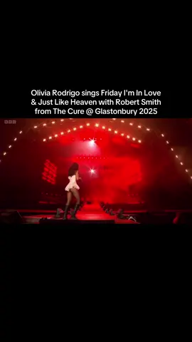 #oliviarodrigo #livieshq #robertsmith #thecure #glastonbury #glastonburyfestival #glastonbury2025 #livies #uklivies #music #festival #fyp 