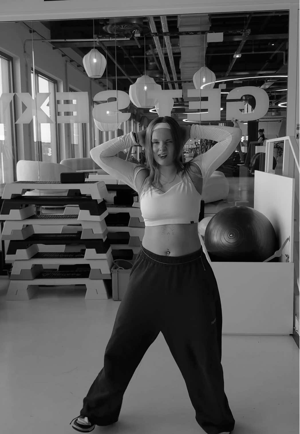 Dc: @MELA 🍎  #dance #dancer #danceworkshop #workshop #reggeaton #daddyyankee #kalsruhe #fyp #foryou 