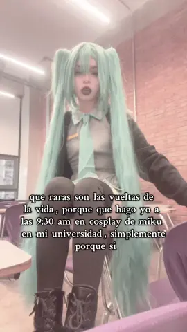 ［ he / him ; 🩵🎤］q  rara  la  vida  vdd #miku #hatsunemiku #hatsunemikucosplay  #mikuhatsunecosplay #mikuhatsune #mikucosplayer #cosplay #cosplayer #chile #cosplayer