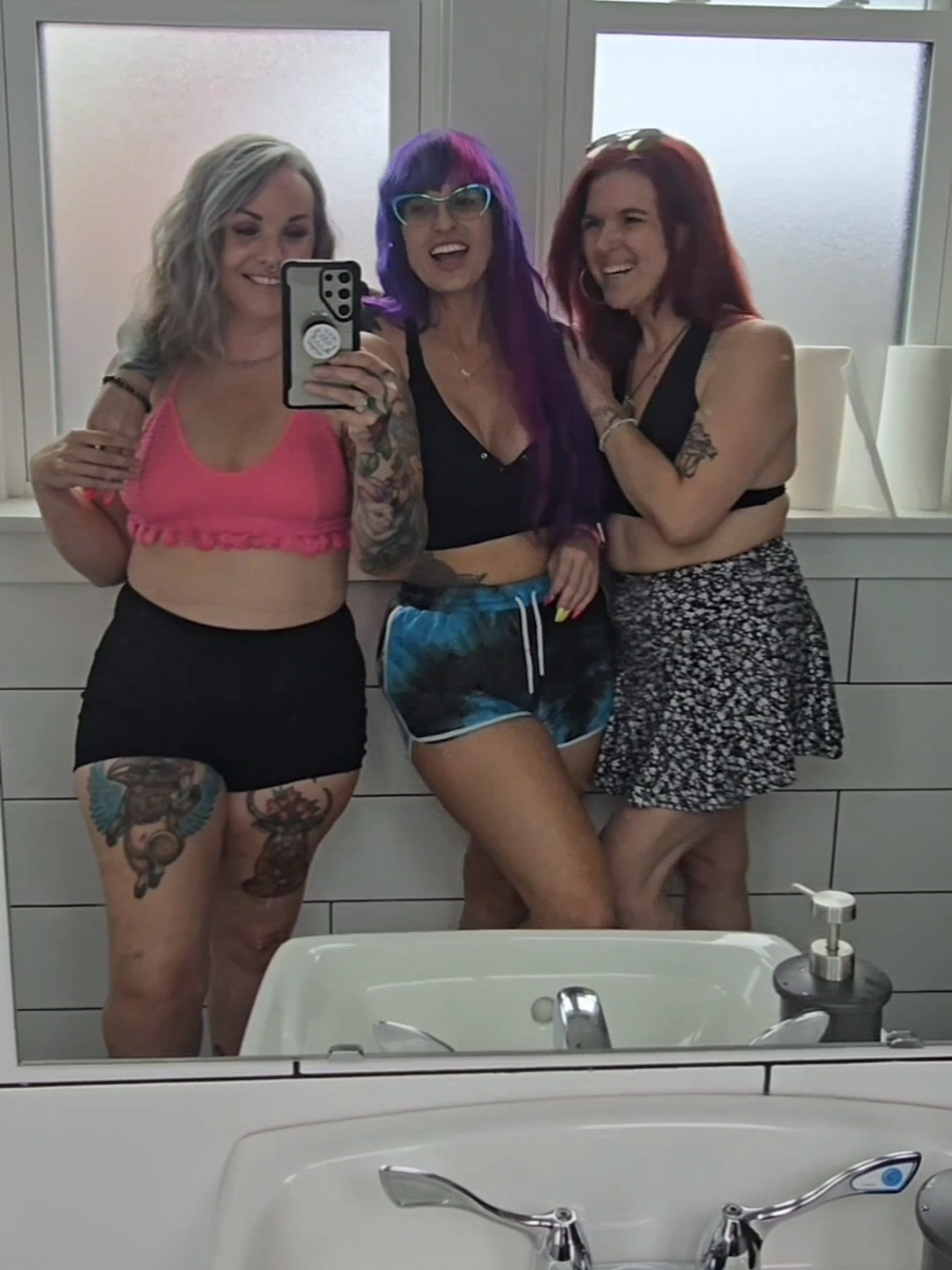 Happy Monday from two MILFs and a GILF...can you guess who's who? #joyoustaylorjoy #taylorjoy #purpletemptress #sabrinasummers 