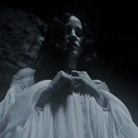 #crimsonpeak & song by sparklyel - lullaby of the snow angels || @‧₊˚ ☽ 𝓼𝓹𝓪𝓻𝓴𝓵𝔂𝓮𝓵 ☾₊ ⊹ your songs are mesmerizing thank you i’m obsessed 🖤 ( i should’ve posted this in february it's summer now but who cares 😭🥀🕯️ ) #movie #edit #goth #gothic #foryou 