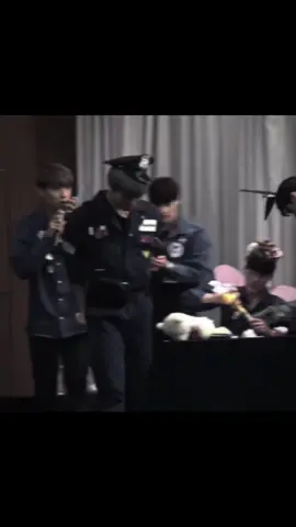 handcuffed police #박지훈 #parkjihoon  재업