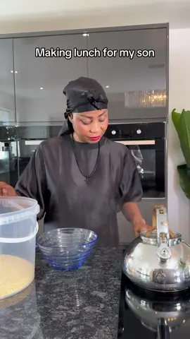 Making lunch for my son #fyp #eba #vegetablesoup #eforiro #viral #eat #cook #cooking #mom #son 