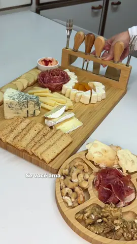 Fiz essa tábua de frios pro aniversário da minha irmã e todo mundo amou ❤️❤️❤️❤️ essa é a tábua mais completa que eu tenho 🌟🌟🌟🌟🌟 #tabuadefrios #tabuadepetisco #lanche #jantarfacil #receita #utilidadesdomesticas #decoracao #enxovaldecasa 