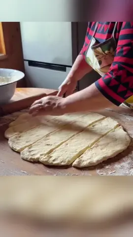 VCC. Grandma's making traditional bread in the mountains. #bread #breadrecipe #mountainslife #poland #kazakhstan #unitedstates #ukraine #cuisine 