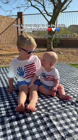 Paxton‘s little baby handprint got me 🥹🇺🇸 ##4thofjuly##kidscrafts##DIY##holidaycrafts##MomsofTikTok