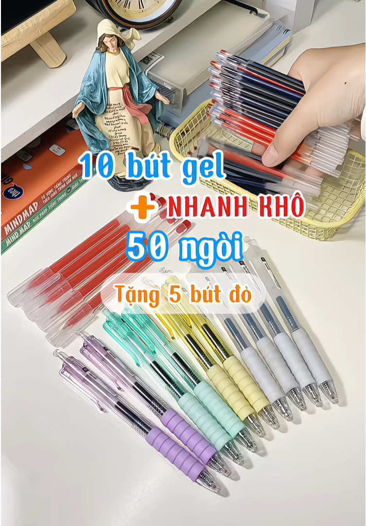 Combo 10 bút gel kèm 50 ngòi, còn được tặng thêm 5 cây bút đỏ nữa á 🤭 Thích cái đệm bút này ghê, màu xinh ý 😊 #butgel #buthocsinh #bút #bútgel #dodunghoctap #xuhuong #viral 