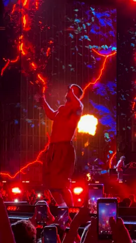𝐸𝓋𝑒𝓇𝓎𝒷𝑜𝒹𝓎 𝓌𝒶𝓃𝓉𝓈 𝓉𝑜 𝒷𝑒 𝑀𝓎 𝑒𝓃𝑒𝓂𝓎 🔥 #imaginedragons #loomtour #danreynolds #budapest #hungary #enemy #live #concert @Imagine Dragons @danreynolds 