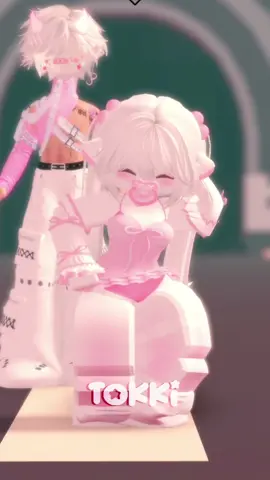 Gente mi tiktok no me deja subir historias☹️. Esta ropita esta muy cute💗 . . . Trend de: @✞︎~𝑎𝑙𝑦~✞︎ !!💗 amooo. . . #fyp #robloxgirl #chicagamer #uwu #robloxdance #robloxfyp #robloxedit #roblox #trend #uwugirl 