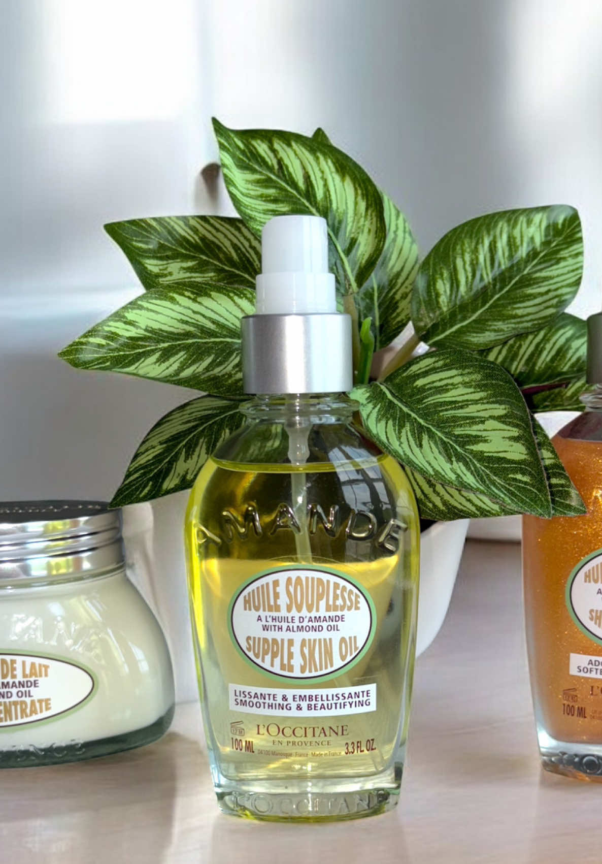 @LOCCITANE  💛BEST SELLER💛 Almond Supple Skin Oil -Crafted with 50% almond oil, the Almond Supple Skin Oil leaves your body feeling decadently soft with a satiny-smooth finish -A fast absorbing oil melts into skin, delivering 48-hour hydration3 and an irresistible aroma of fresh almond and warm vanilla   VEGAN FORMULA  NORMAL TO DRY SKIN   Benefits: -Visibly improves firmness -Hydrates & softens -Improves appearance of stretch marks -Leaves skin feeling supple #gifted #loccitane #loccitanecommunitycollective #bodyoil #softskin #bodycare #SelfCare #almondoilbenefits #fyppppppppppppppppppppppp 