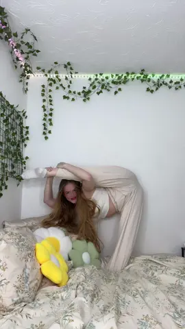 How far could you go ?!😱  #flexible #dance #dancechallenge #flexibility #flexibilitychallenge #stretching #stretch #contortion 