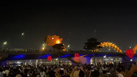 đến đà nẵng nhất định phải đi xem cầu rồng phun lửa 😀#câurongdanang❤️❤️❤️ 