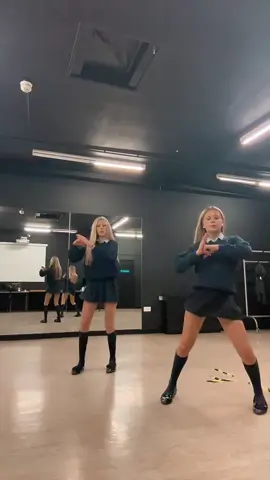 #school #schoolgirl #schoolgirls #schoolskirt #shortskirt #schooluniform #schoollife #schoolies #blonde #kneehighsocks 