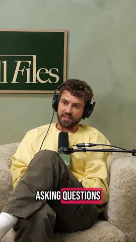 “Make it easy for people to respond so if they do want to respond, it gets the conversation going.” #asknick Ep-959 #viallfiles #datingadvice #Relationship 