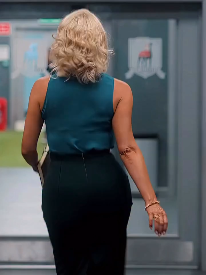 Rebecca Welton🔥🤘 - Ted Lasso One of my favorite scene on the show. Loved every bit of bringing this chaotic, chewy little gem to life. Ted Lasso was a dream come true and the best cast ever.  Tell me your fave Rebecca moment or any wild scene from the show! in the comments. I’m reading them all with a cuppa in hand 💛  #bestscene #tedlasso #tedlassoappletv #rebeccawelton #hannahwaddingham #appletvplus #afcrichmond#sofunny #explore #tedlassobelieve