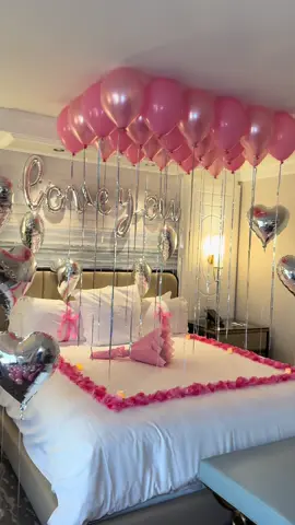 Happy Birthday, mi amor 💕🎀 I love you so much 🥹💗 The prettiest luxury birthday setup to make her feel extra special! 💕🎉 #HotelRoomDecor #RomanticHotelRoomDecor #VegasRoomDecor #DecoratedHotelRoom #RomanticRoomSetup #NiniLuxuryDecor #HotelDecorator #LasVegasDecor #BirthdayRoomDecor #RomanticHotelSurprise #VegasBirthday #LuxuryDecor #PinkBalloons #BellagioLasVegas #TheBellagio #VegasDecorator #BirthdayDecor #HotelDecorations #RomanticRoomDecor 